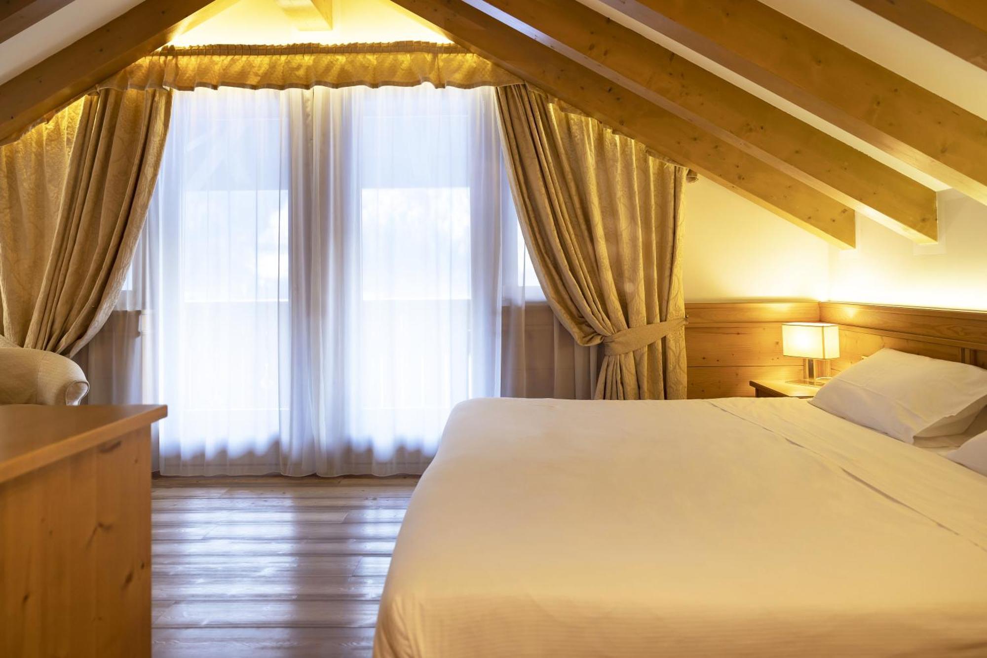Beverly Alps Hotel & Spa Pinzolo Room photo